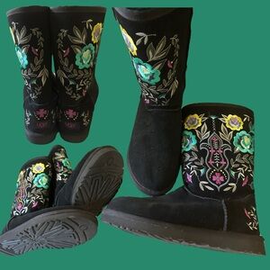 UGG JULIETTE FLORAL Embroidery Black Suede Women. Size 8 rand small. Fits like 7